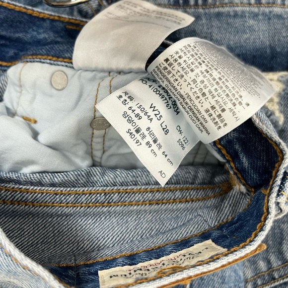 Levi’s 501 Button Your Fly Skinny Distressed Ankle Jeans - Picture 16 of 16